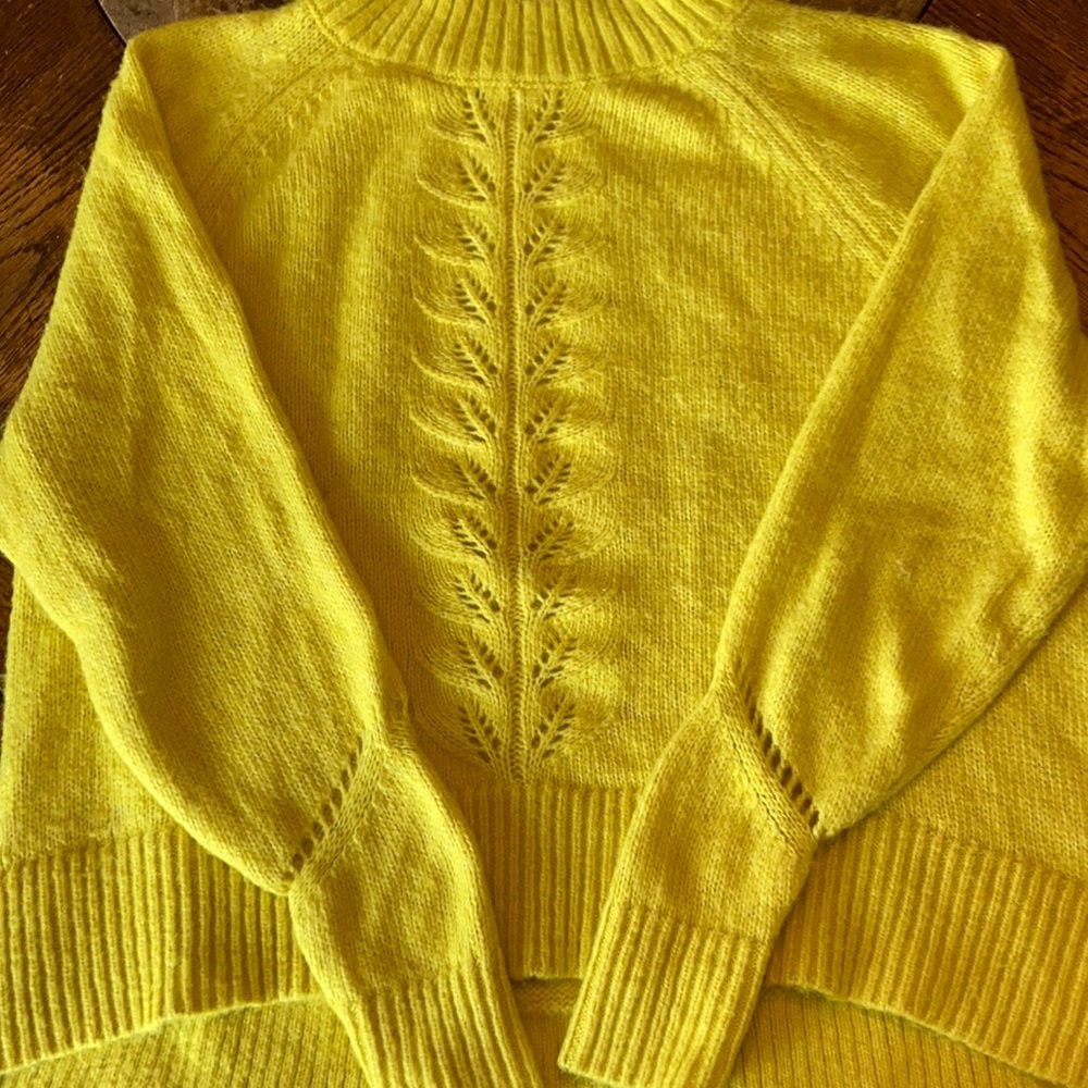 Bright Yellow Sweater to Brighten Any Gloomy Winter’s Day